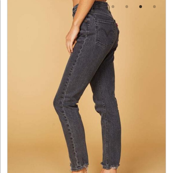 Leviโs 501 high rise skinny jean in faded black - Picture 3 of 16